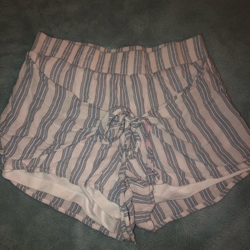 La Hearts flowy shorts